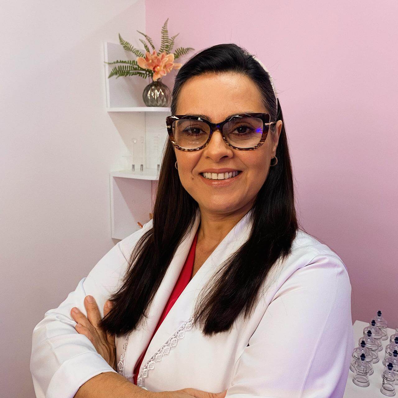Renata Nunes, esteticista com mais de dez anos de experiência, em sua clínica na Aldeota em Fortaleza